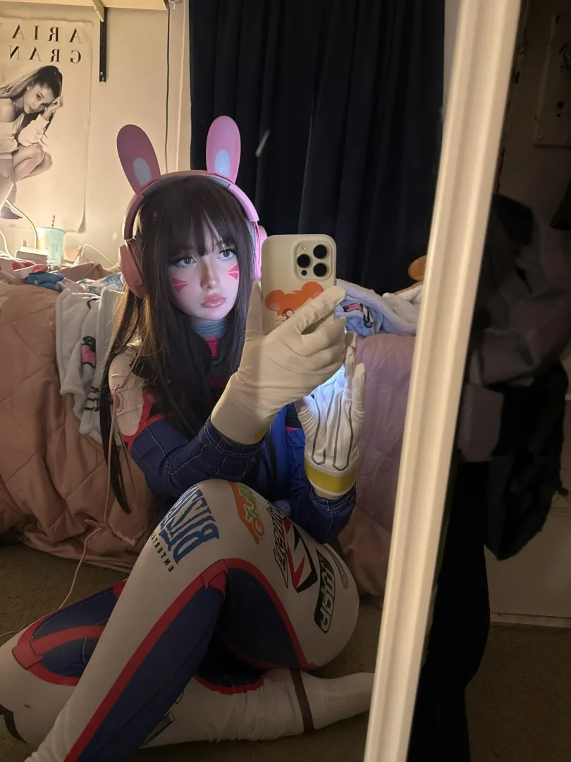 D,Va (Overwatch) by Julie