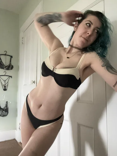 Emo with an hourglass