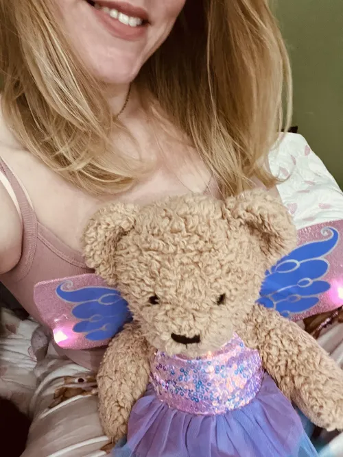 I just love how her wings light up and got my grammas voice in it 