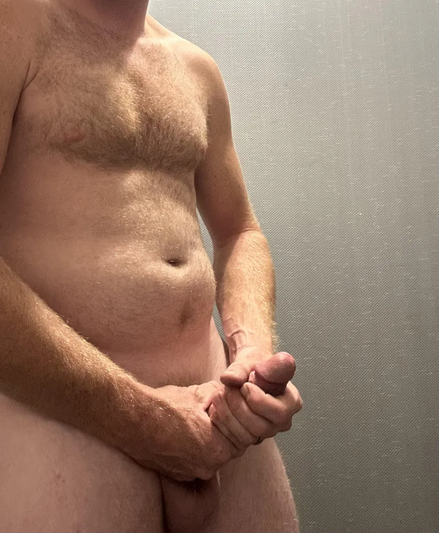 I’m on Recker and Guad. Married daddy needs to cum