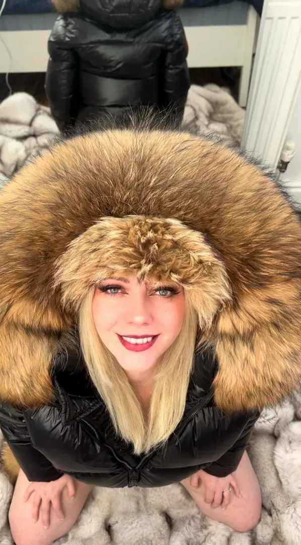 Just made a hot new b/g video in my Arctic Army 