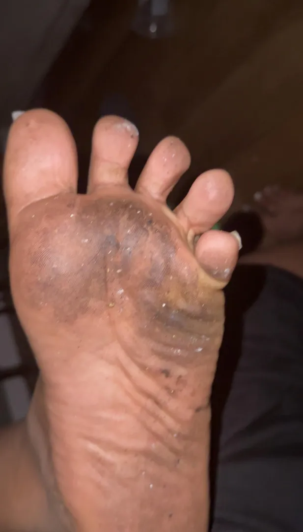 Lick every dirt mark☝