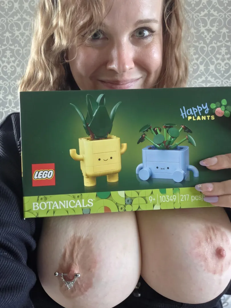 Love these Lego plants!