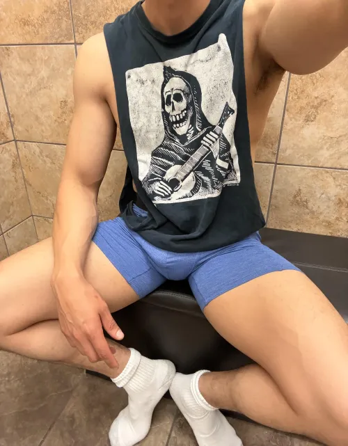 Meet me at the gym lockers you’ll bf won’t find out