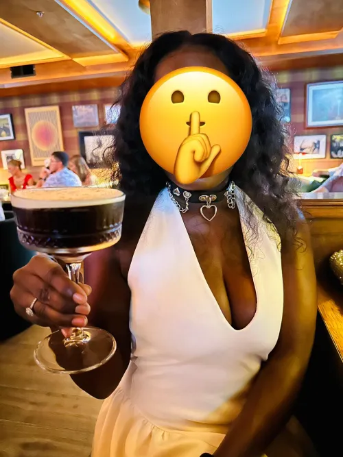 MF looking for MF or HIGLY ATTRACTIVE MALE TO WATCH TONIGHT old town Scottsdale.