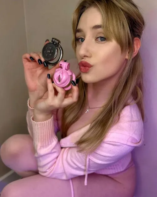 Plastic? Or metal? Which chastity do you prefer?