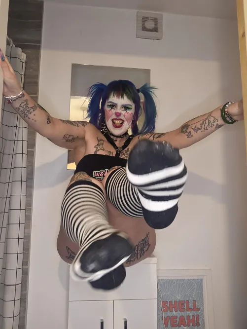 Rinky dink clown in da sink 