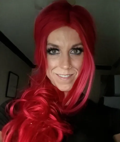 So I'm a crossdresser very attractive and I'm gonna be straight up read below