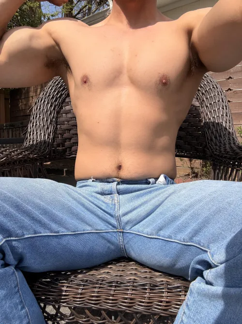 Sun is out that means the shirt comes off