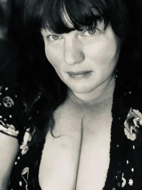 Tall, curvy and 52 years old