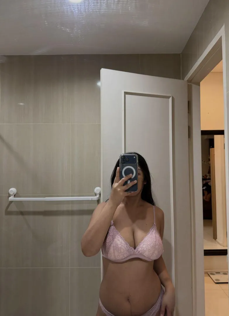 Would you still want to see a hanging chubby tummy?