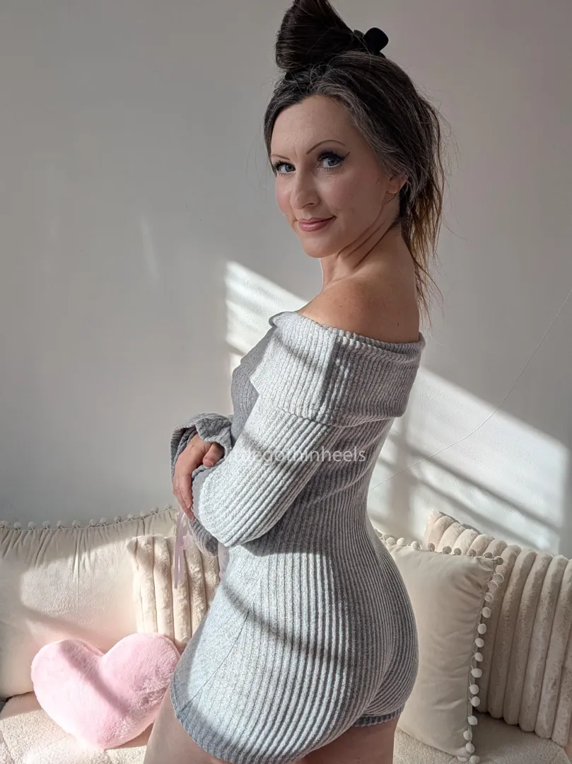 yes I'm wearing this to run errands ;-) (45F)