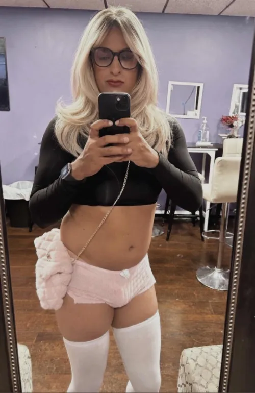 32 [310] S4M Los Angeles sissy looking for Dom /and/or group fun. Love to film it