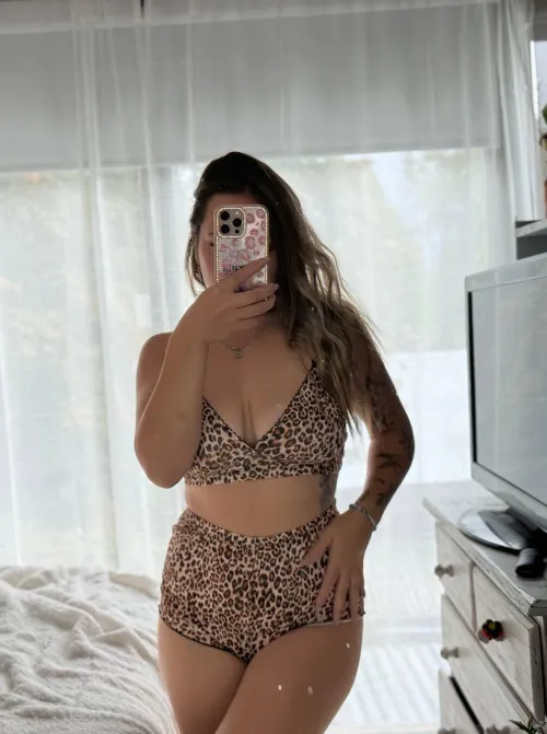 32 and finally ready to admit that being a good wife is getting boring.