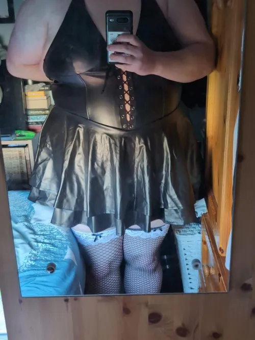 A little commotion for the dress? ✨