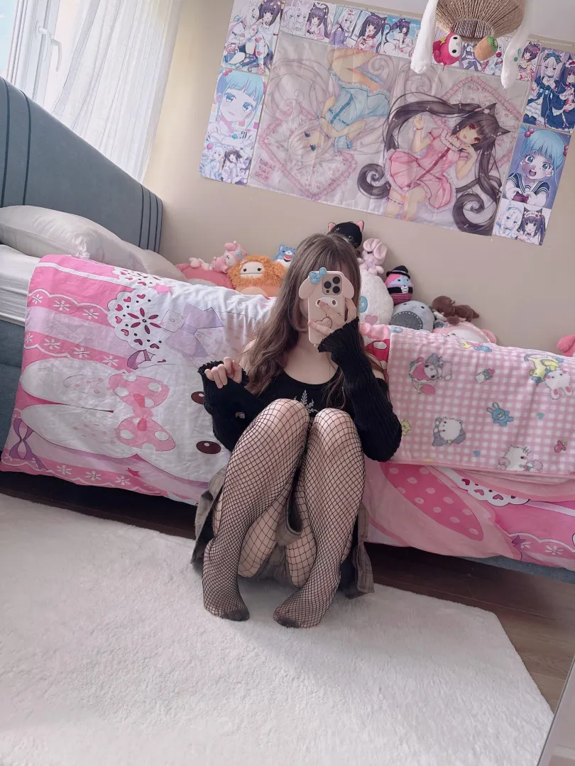 adorable toy with a dark side >3<