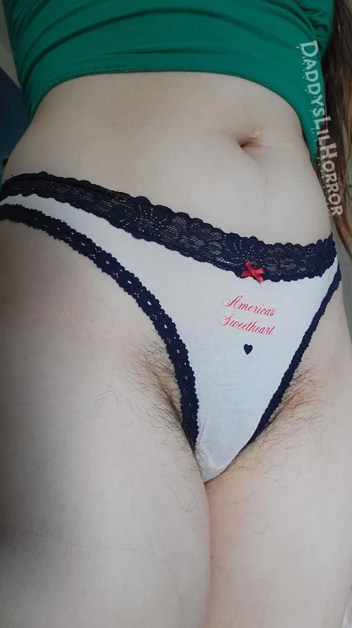 America's Sweetheart Is a Hairy Girl