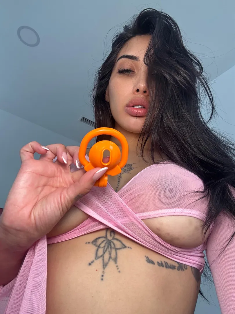 Be honest,would you want to be in my cage?