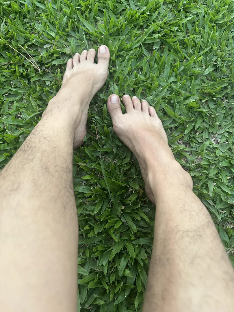 beautiful day, i could live barefoot all my life