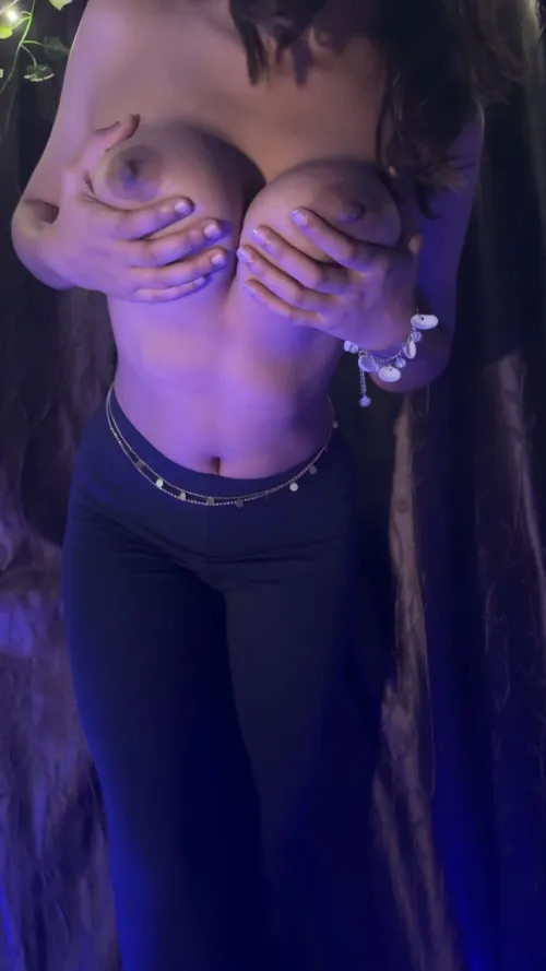 Boobjob or Cumming on my tits?! 