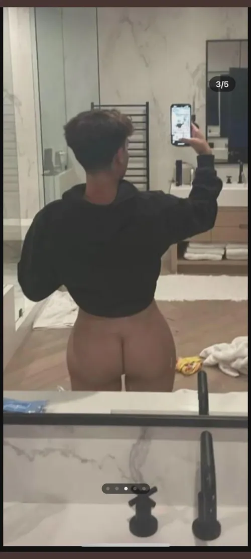 can someone pls role-play as him and feed me