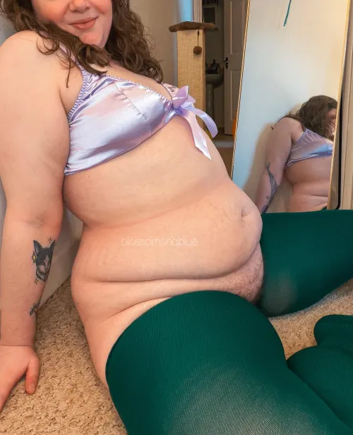 Chubby tummy from the side :)