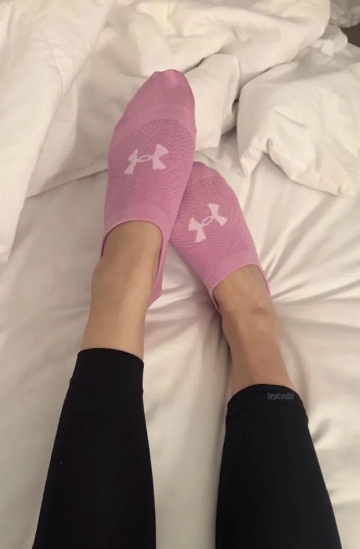 cute sweaty pink socks ✨