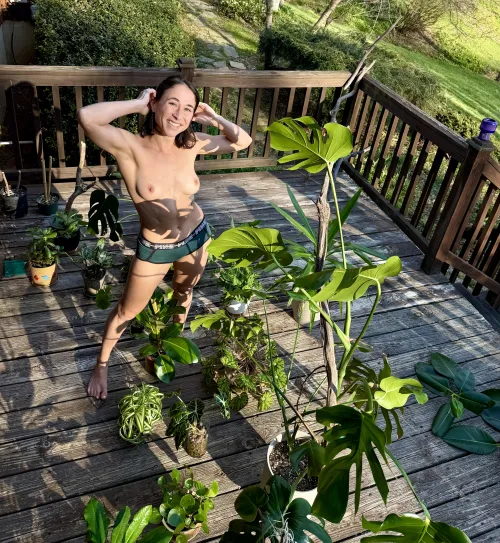 Doing my monthly pest check and a few repots!