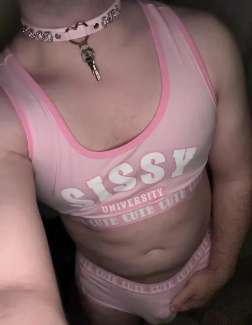 Finally accepting that I live to serve real men and be a cuck to dommes. My useless clit does not deserve to enter pussy