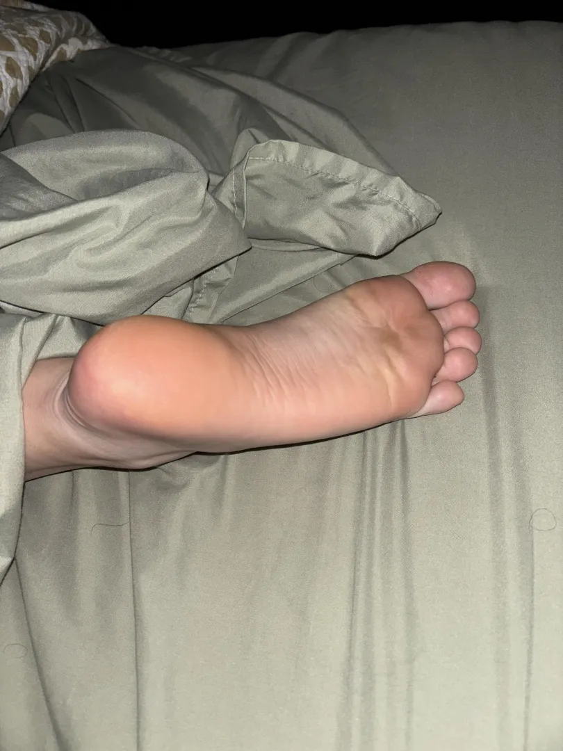How big of a load you dropping on my wife’s sleepy sole size 7.5
