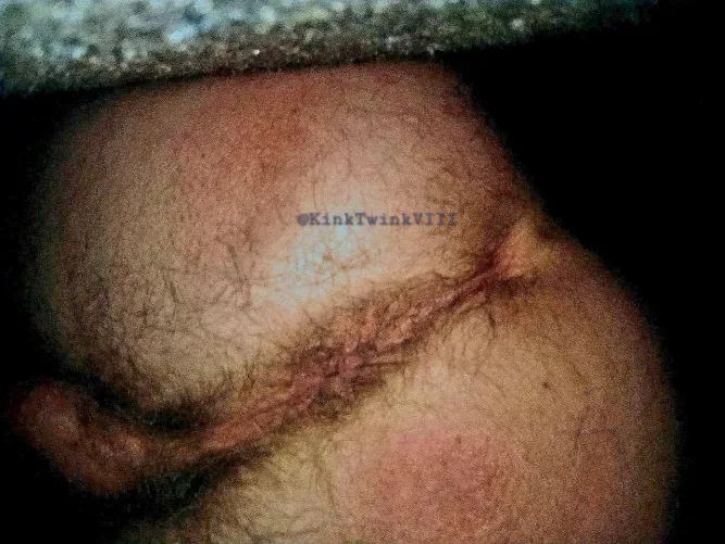 I need a guy who likes to eat manly ass before I fuck him. Any takers??