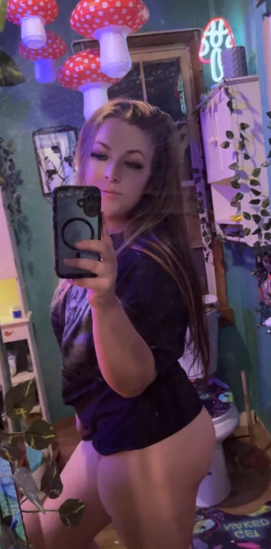 I need my lil peach played with