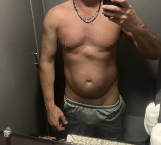 Looking for a female that’s hwp to fuck my hubby! Chattanooga area. He’s 54 and nice cock 