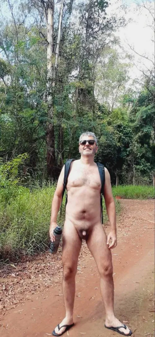 Minha primeira vez nu ao ar livre!