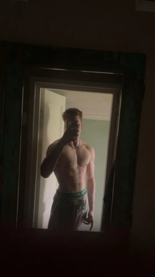 Offering video calls, sexting and custom content