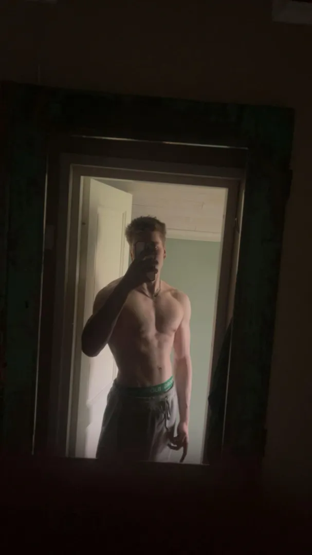 Offering video calls, sexting and custom content