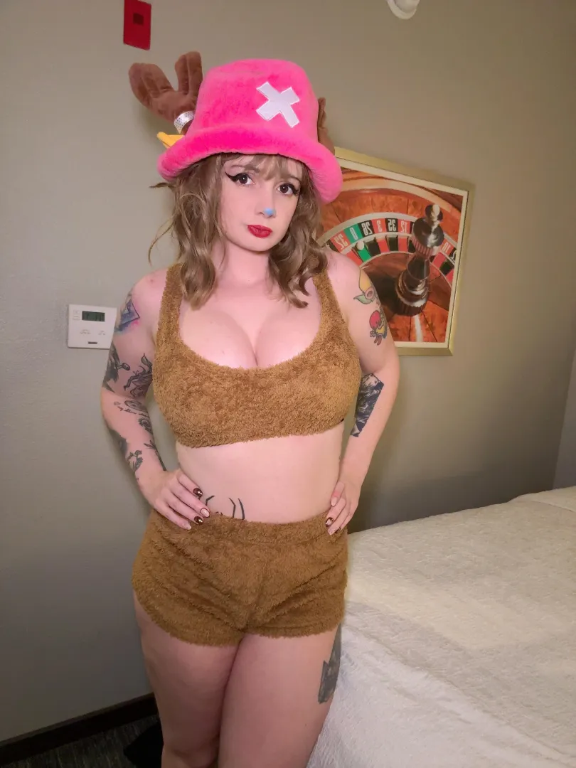 Perfect top for cleavage