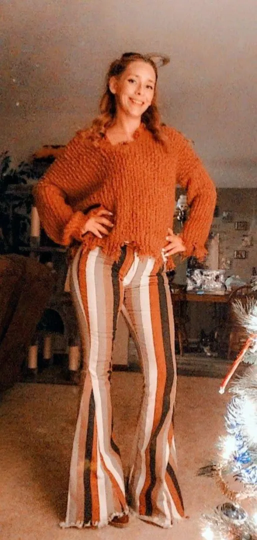 Please send comments to get me horny today.