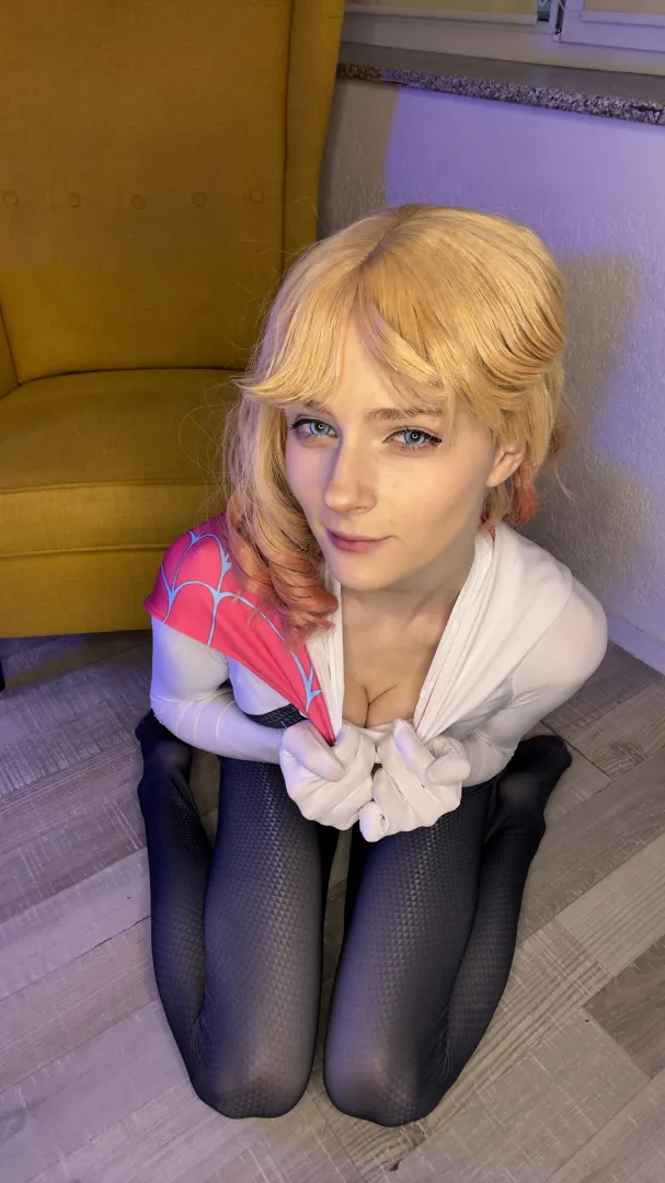 Spider Gwen from Marvel Comics by Kumi