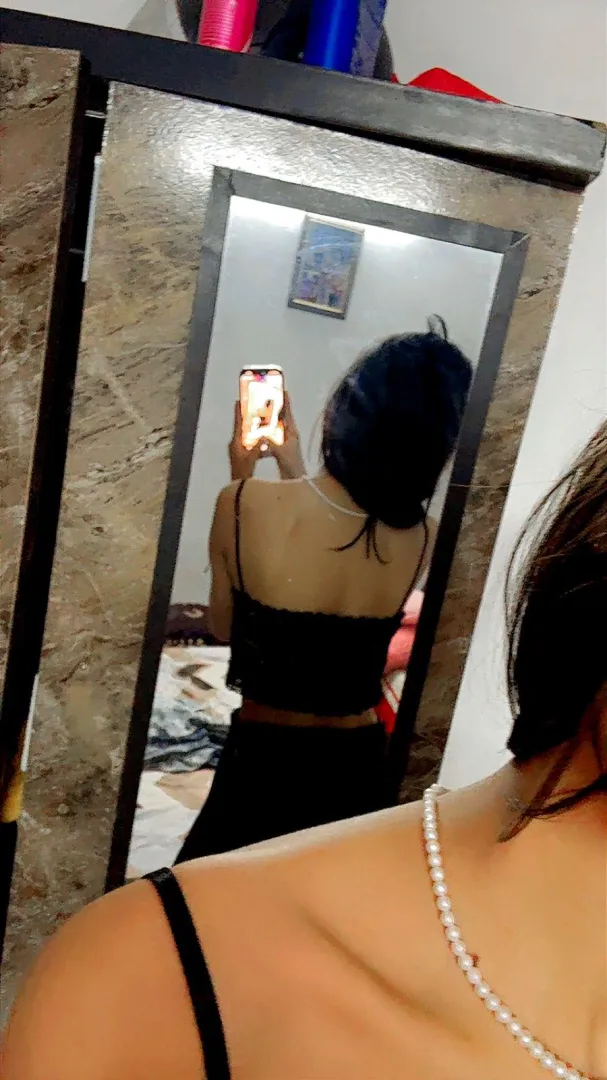 The classic pearl and black combo