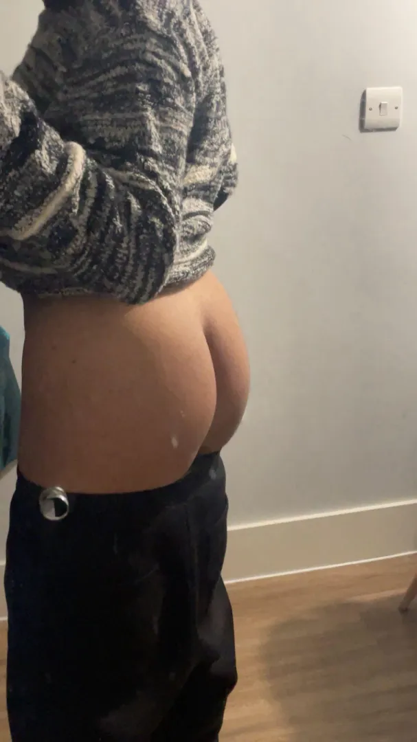 Wanna sit on your face?