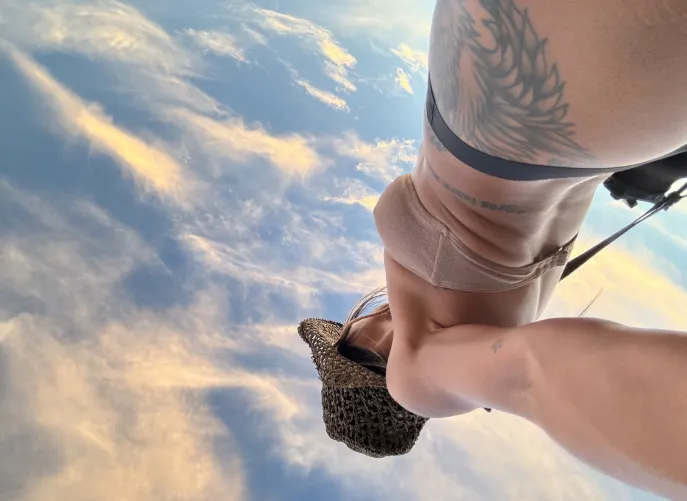 What's the most beautiful thing in the photo? The sky?