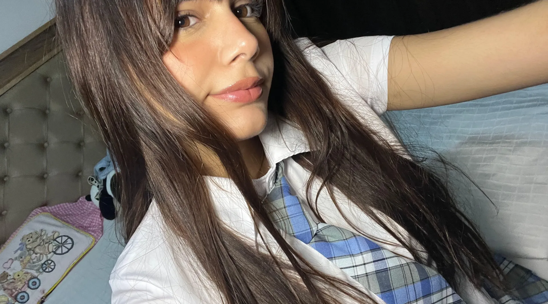 Will daddy help his lil girl undress ?