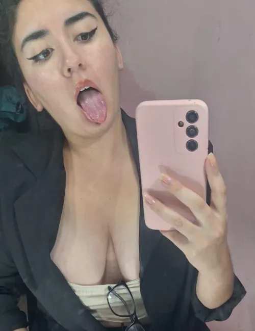 Would you like to receive my passionate kisses when you arrive at work?