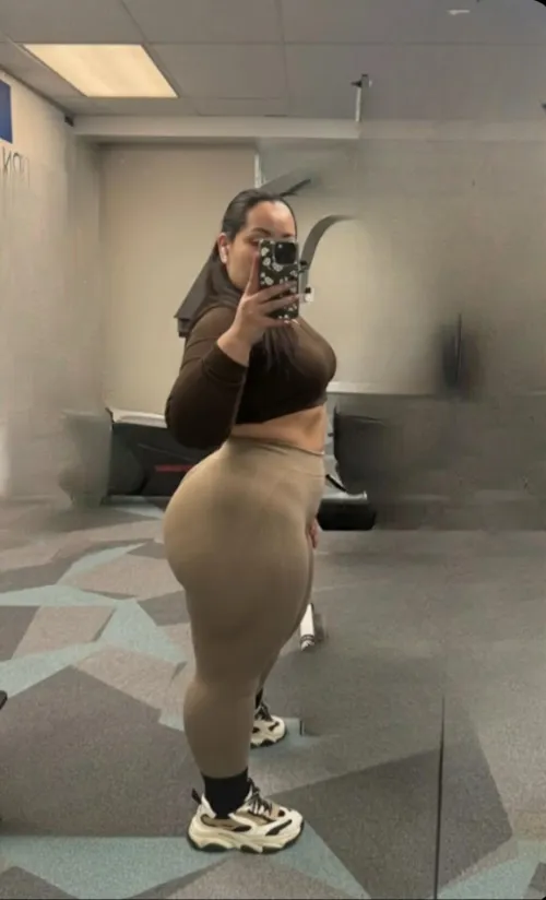 You like my leggings 