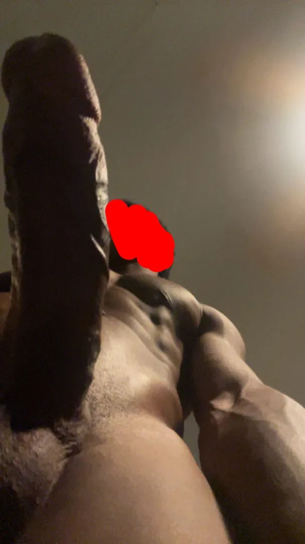 19M looking for a girl who wants to meetup