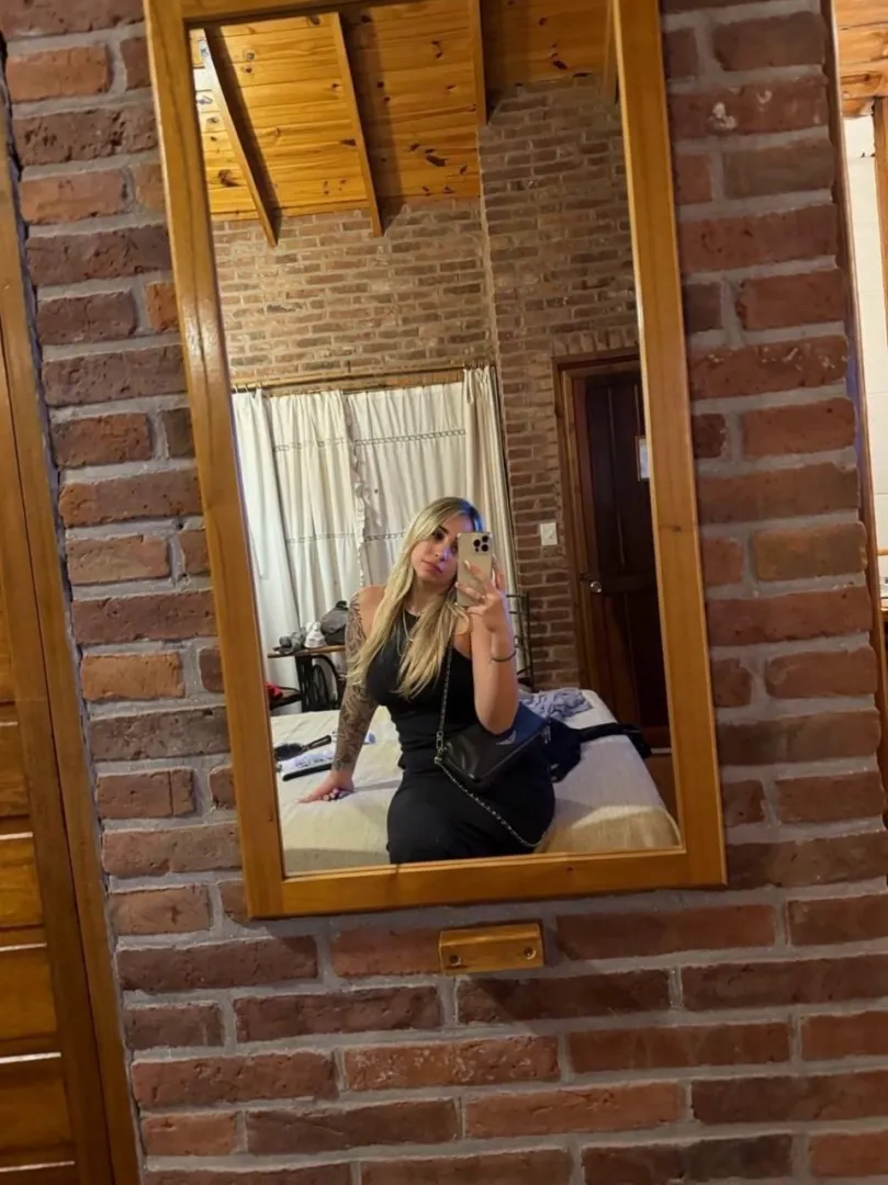 22 f4m can someone stick something hard inside me tonight