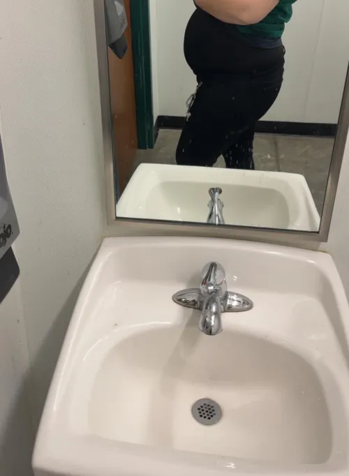 29 [F4M] # Fayetteville, I’ve been bred