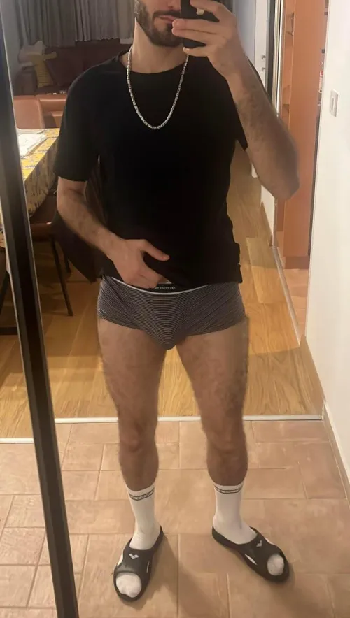 (29) I'd like to chat regularly with a cute guy and build something meaningful. I’m based in Serbia and open to meeting in person as well.