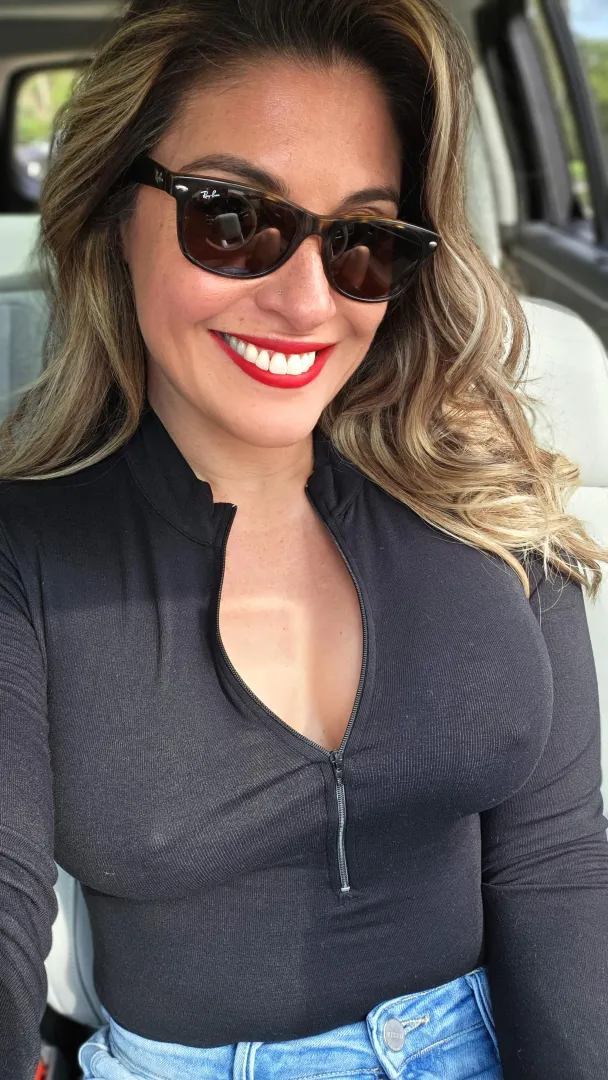 A little sunshine, a tight top, and zero apologies